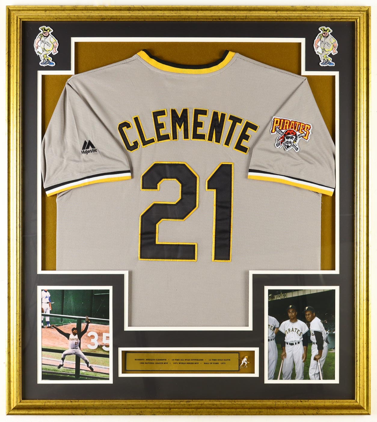 Roberto Clemente Custom Framed Jersey Display With Vintage Robert Clemente Pirates Pin at PristineAuction.com Roberto Clemente Custom Framed Jersey Display With Vintage Robert Clemente Pirates Pin at PristineAuction.com