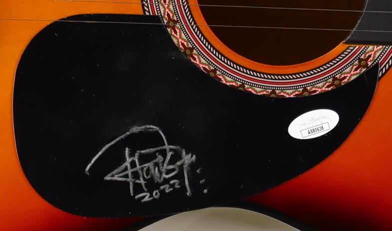 Tommy Chong Signed 38" Acoustic Guitar Inscribed "2022" (JSA) at PristineAuction.com Tommy Chong Signed 38" Acoustic Guitar Inscribed "2022" (JSA) at PristineAuction.com