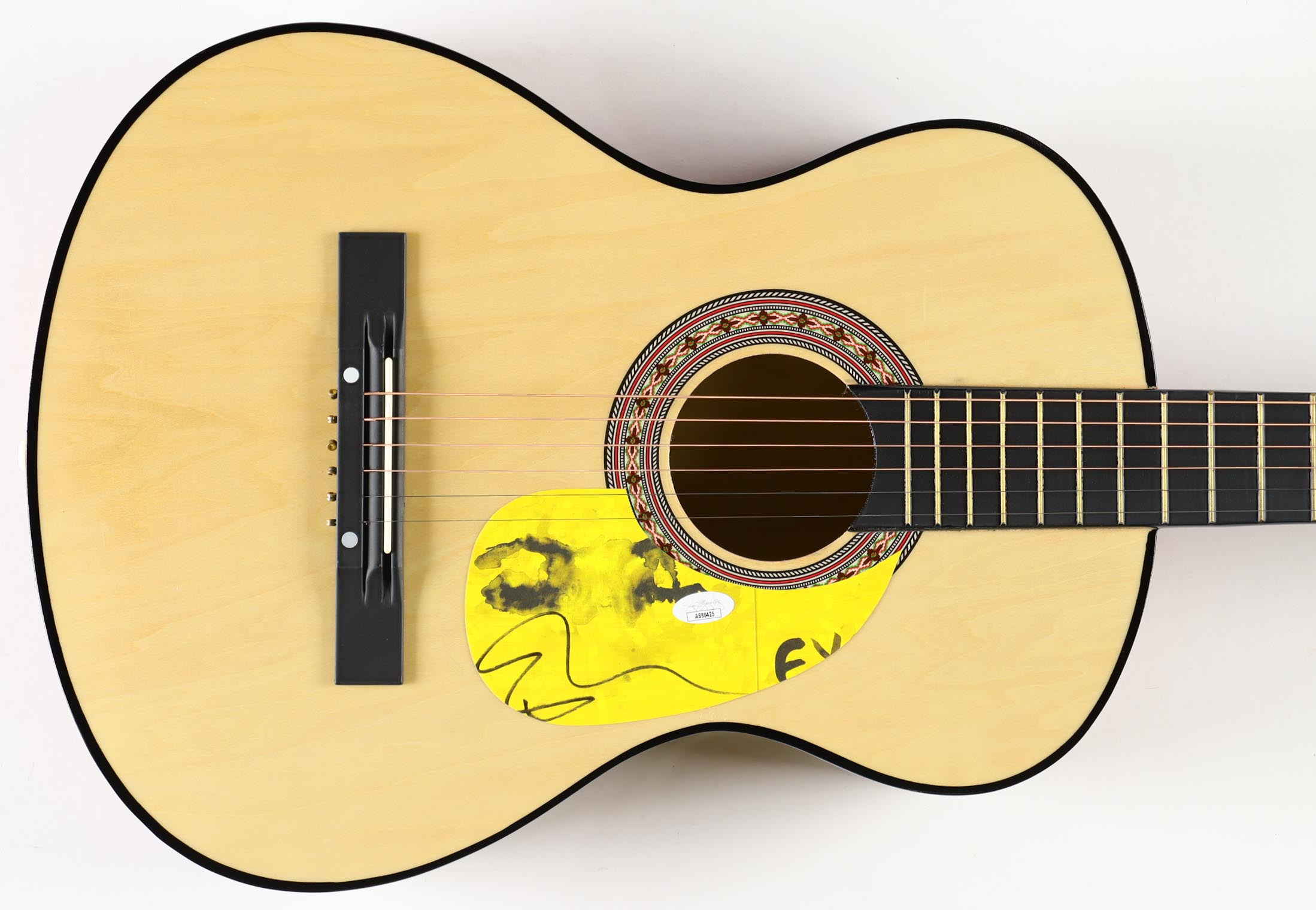 Ed Sheeran Signed 38" Acoustic Guitar (JSA) at PristineAuction.com Ed Sheeran Signed 38" Acoustic Guitar (JSA) at PristineAuction.com