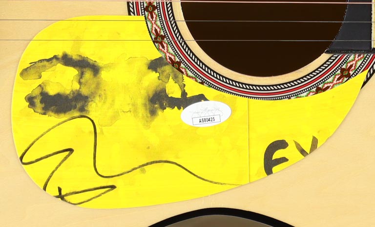 Ed Sheeran Signed 38" Acoustic Guitar (JSA) at PristineAuction.com Ed Sheeran Signed 38" Acoustic Guitar (JSA) at PristineAuction.com