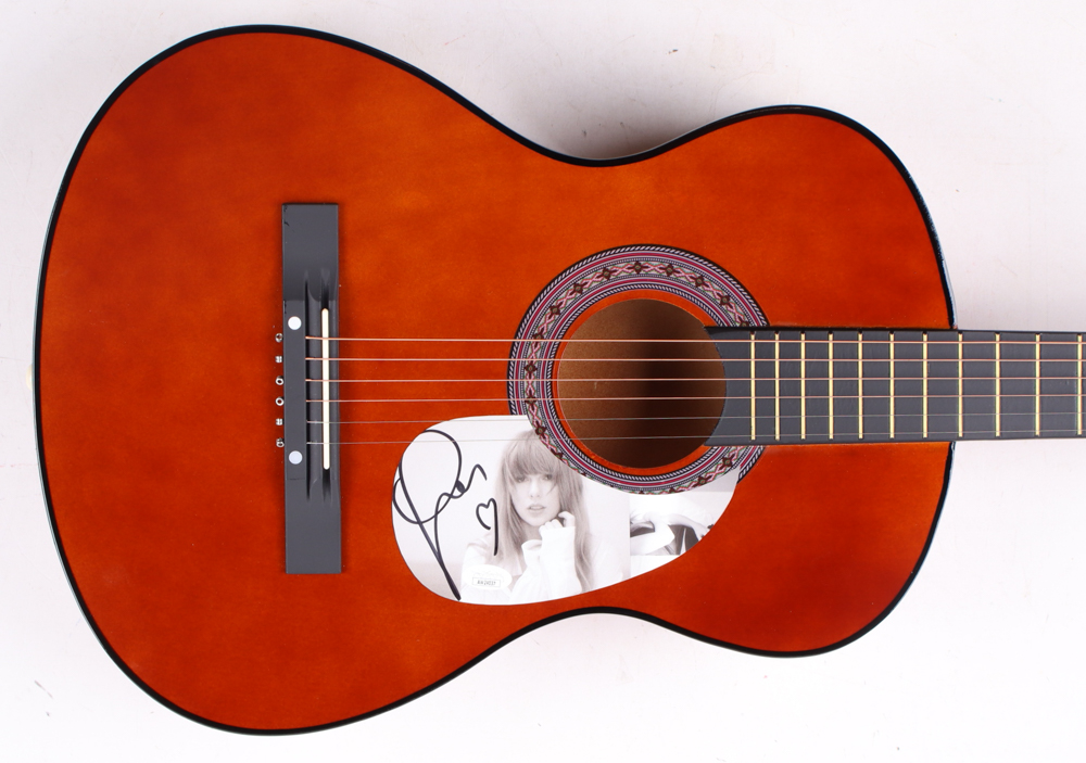 Taylor Swift Signed 38" Acoustic Guitar (JSA) at PristineAuction.com Taylor Swift Signed 38" Acoustic Guitar (JSA) at PristineAuction.com
