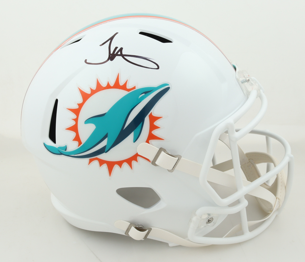 Tyreek Hill Signed Dolphins Full-Size Speed Helmet (Beckett) at PristineAuction.com Tyreek Hill Signed Dolphins Full-Size Speed Helmet (Beckett) at PristineAuction.com
