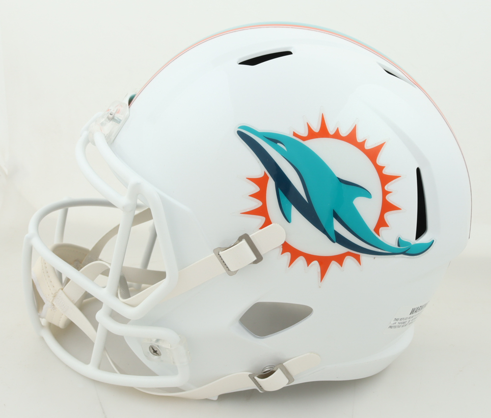 Tyreek Hill Signed Dolphins Full-Size Speed Helmet (Beckett) at PristineAuction.com Tyreek Hill Signed Dolphins Full-Size Speed Helmet (Beckett) at PristineAuction.com