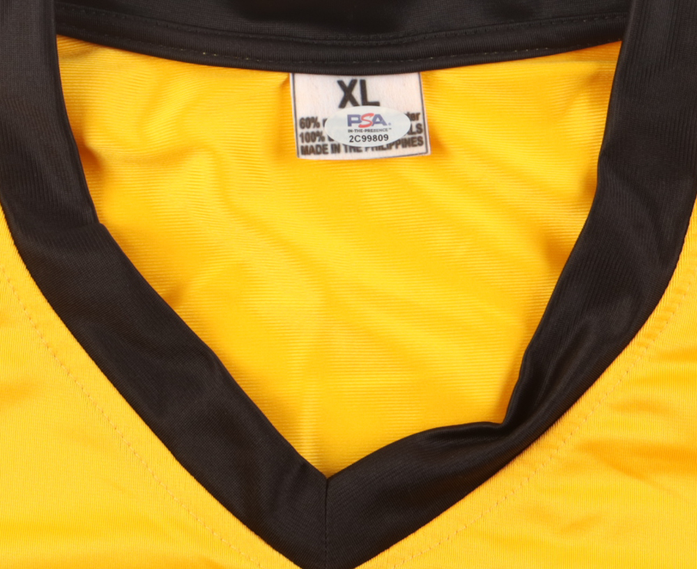 William Shatner Signed "Star Trek" Prop Uniform Shirt (PSA) at PristineAuction.com William Shatner Signed "Star Trek" Prop Uniform Shirt (PSA) at PristineAuction.com