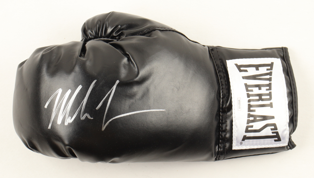 Mike Tyson Signed Everlast Boxing Glove (JSA) at PristineAuction.com Mike Tyson Signed Everlast Boxing Glove (JSA) at PristineAuction.com