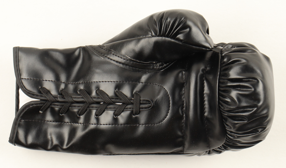 Mike Tyson Signed Everlast Boxing Glove (JSA) at PristineAuction.com Mike Tyson Signed Everlast Boxing Glove (JSA) at PristineAuction.com