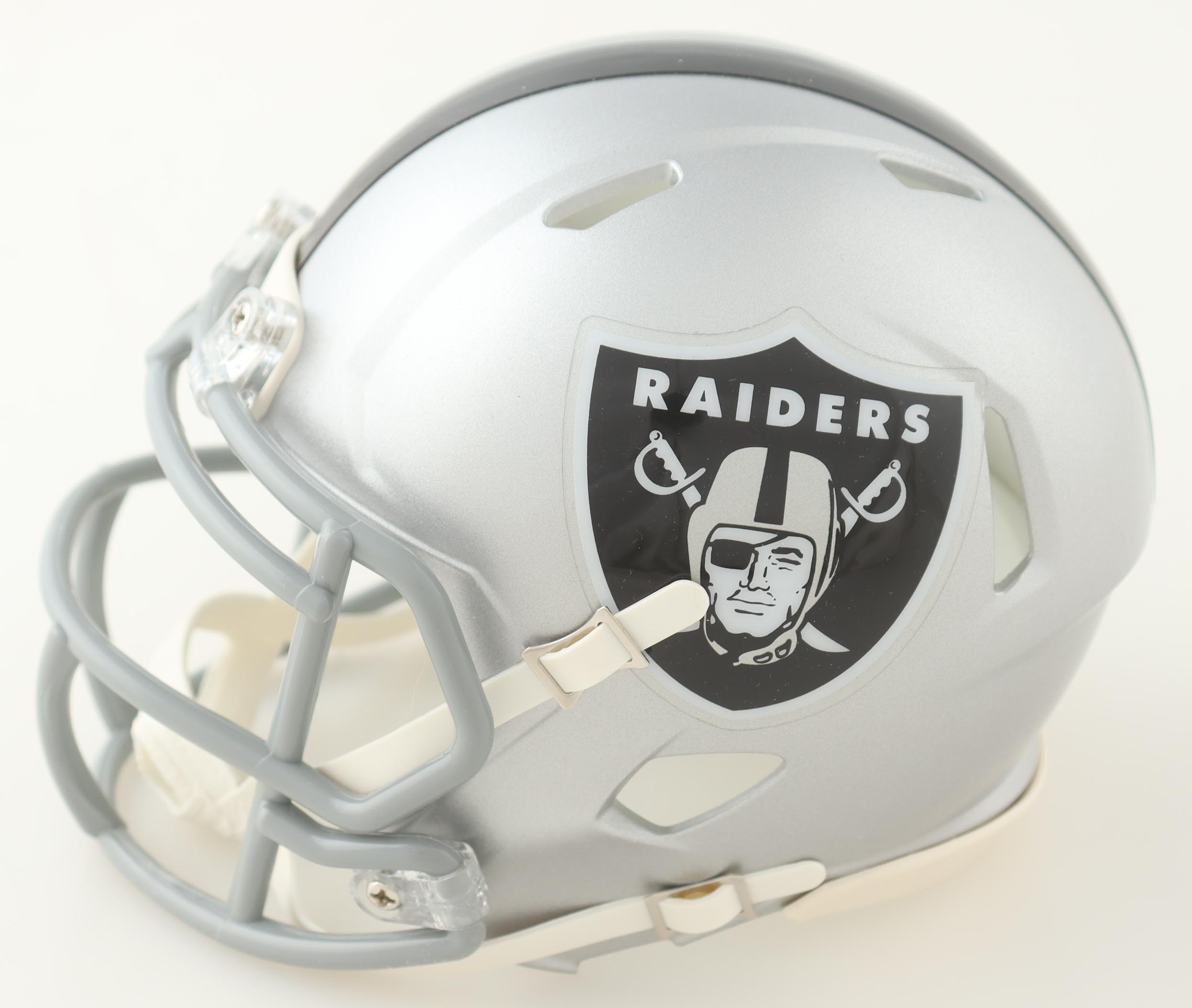 Davante Adams Signed Raiders Speed Mini Helmet (Beckett) at PristineAuction.com Davante Adams Signed Raiders Speed Mini Helmet (Beckett) at PristineAuction.com