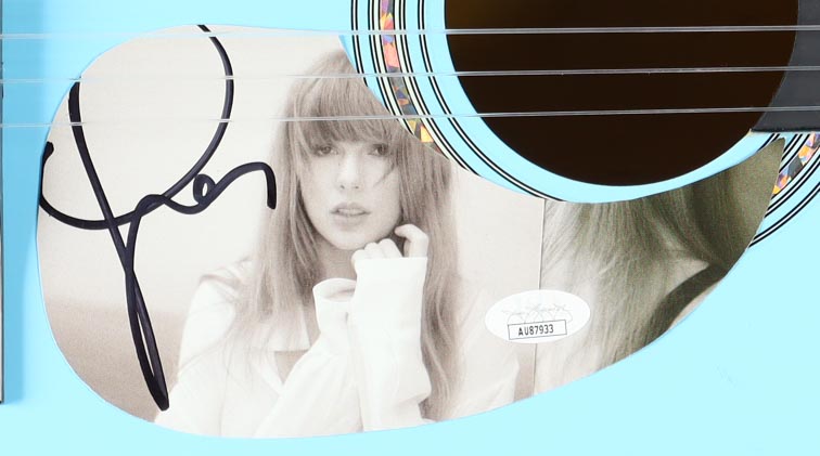 Taylor Swift Signed 38" Acoustic Guitar (JSA) at PristineAuction.com Taylor Swift Signed 38" Acoustic Guitar (JSA) at PristineAuction.com