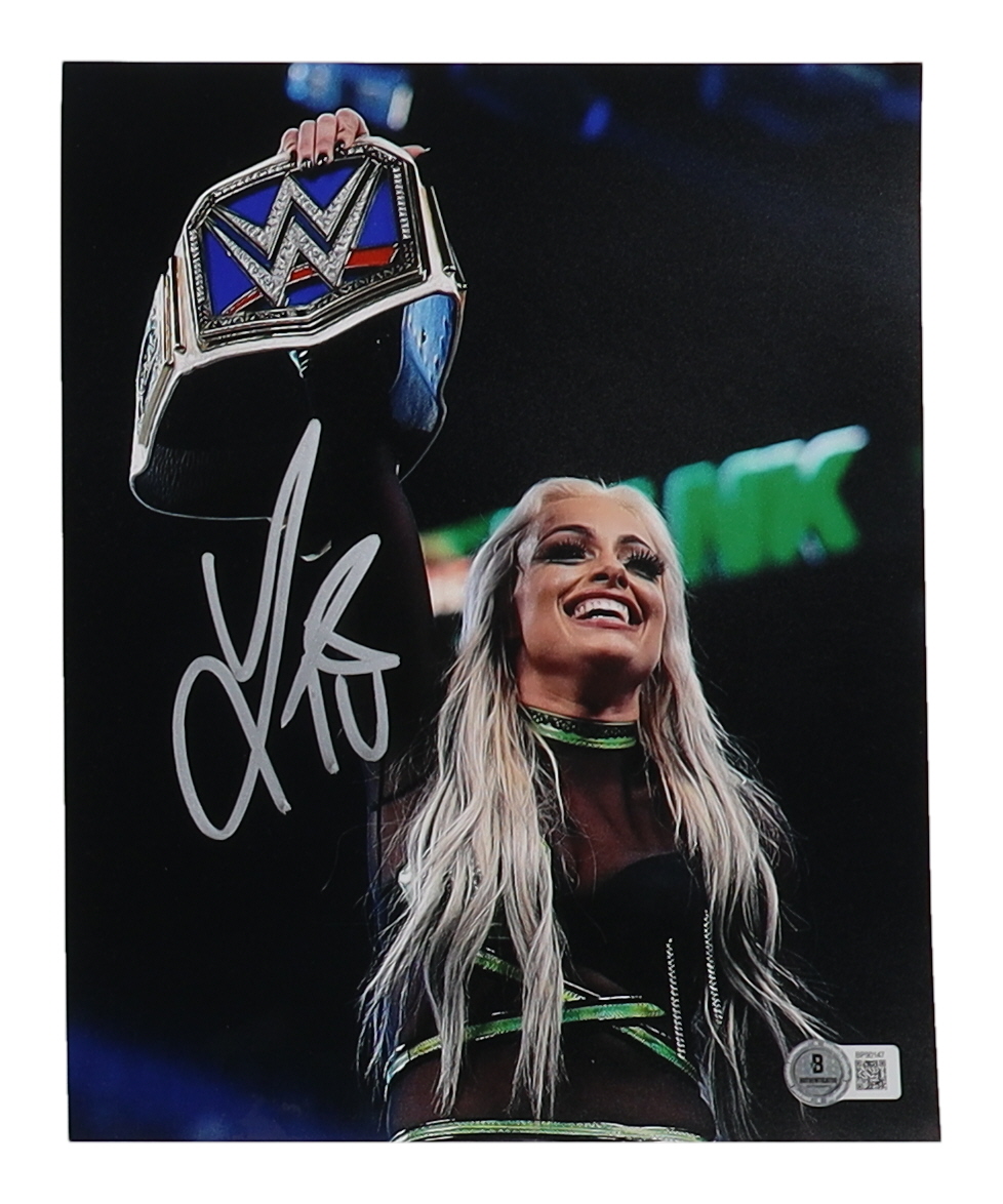 Liv Morgan Signed WWE 8x10 Photo (Beckett) at PristineAuction.com Liv Morgan Signed WWE 8x10 Photo (Beckett) at PristineAuction.com