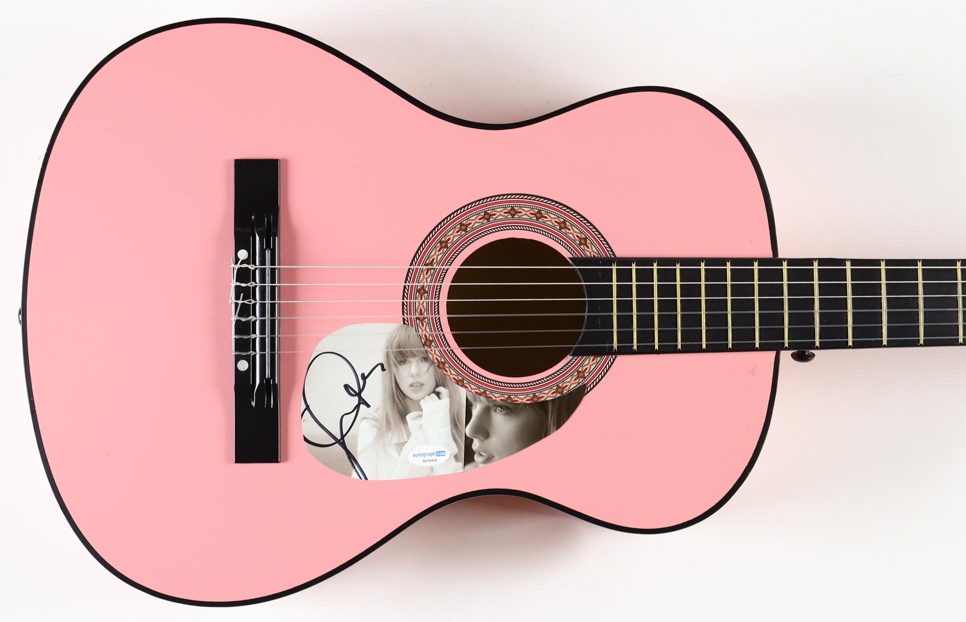 Taylor Swift Signed 38" Acoustic Guitar (AutographCOA) at PristineAuction.com Taylor Swift Signed 38" Acoustic Guitar (AutographCOA) at PristineAuction.com