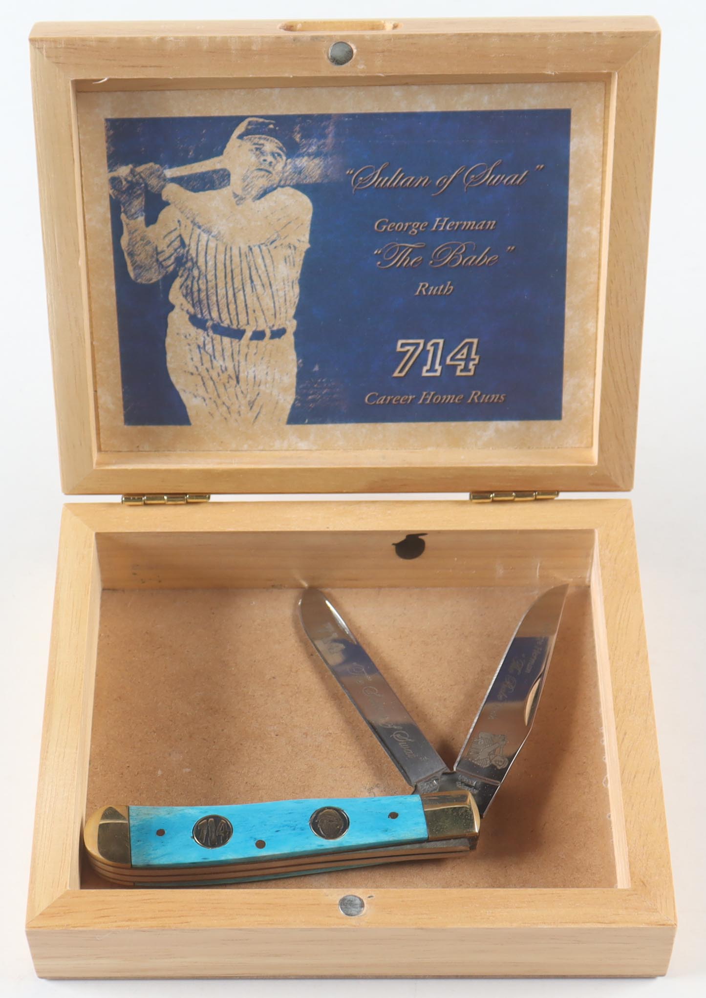 Babe Ruth Vintage 714 Home Run Record Pocket Knife with "Sultan Of Swat" Wooden Display Case at PristineAuction.com Babe Ruth Vintage 714 Home Run Record Pocket Knife with "Sultan Of Swat" Wooden Display Case at PristineAuction.com
