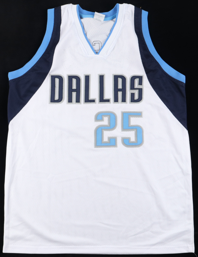 Chandler Parsons Signed Jersey (JSA) at PristineAuction.com Chandler Parsons Signed Jersey (JSA) at PristineAuction.com
