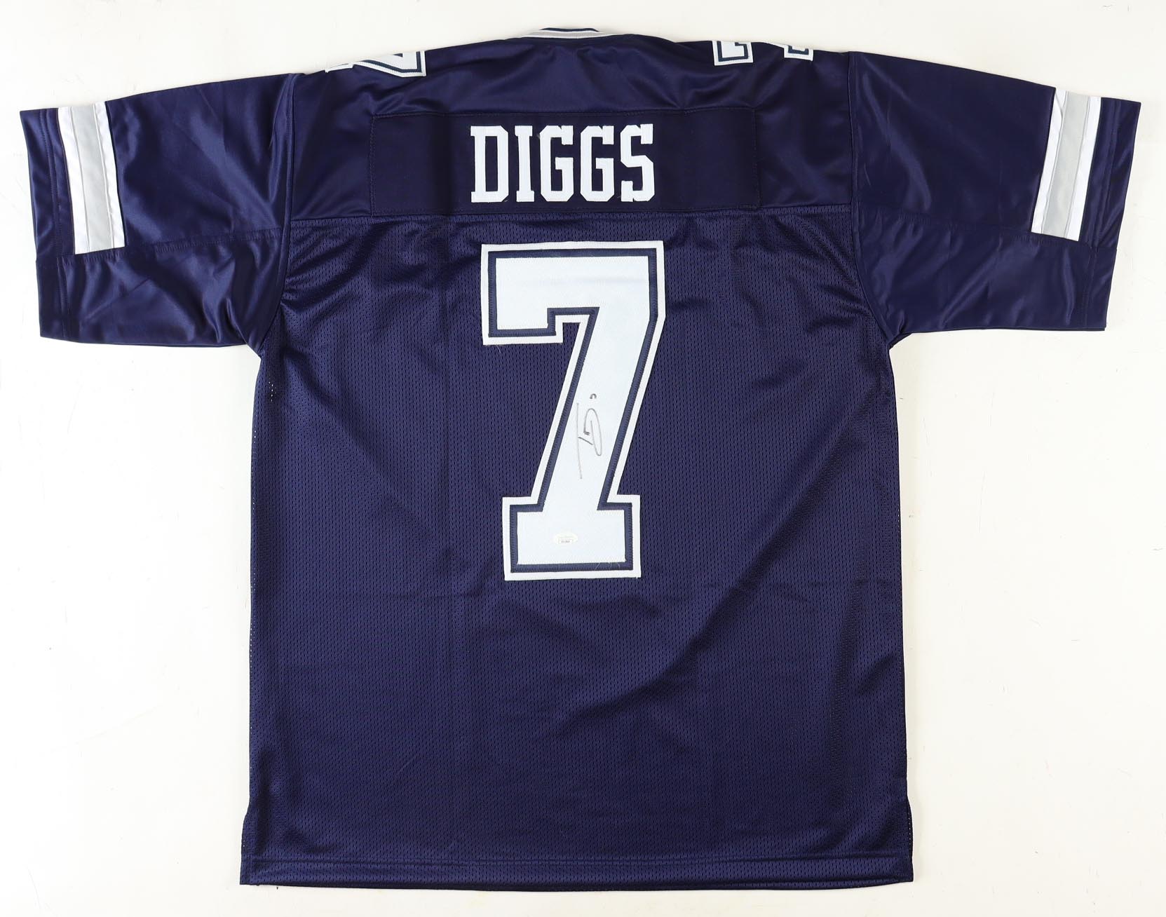 Trevon Diggs Signed Jersey (JSA) at PristineAuction.com Trevon Diggs Signed Jersey (JSA) at PristineAuction.com