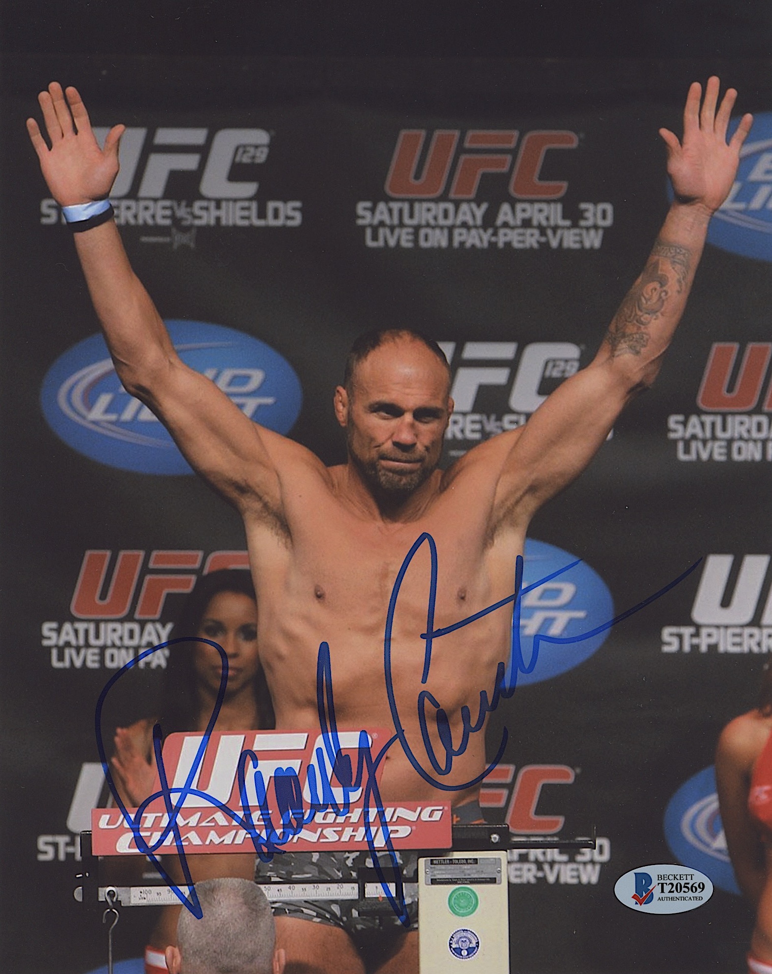Randy Couture Signed UFC 8x10 Photo (Beckett) at PristineAuction.com Randy Couture Signed UFC 8x10 Photo (Beckett) at PristineAuction.com