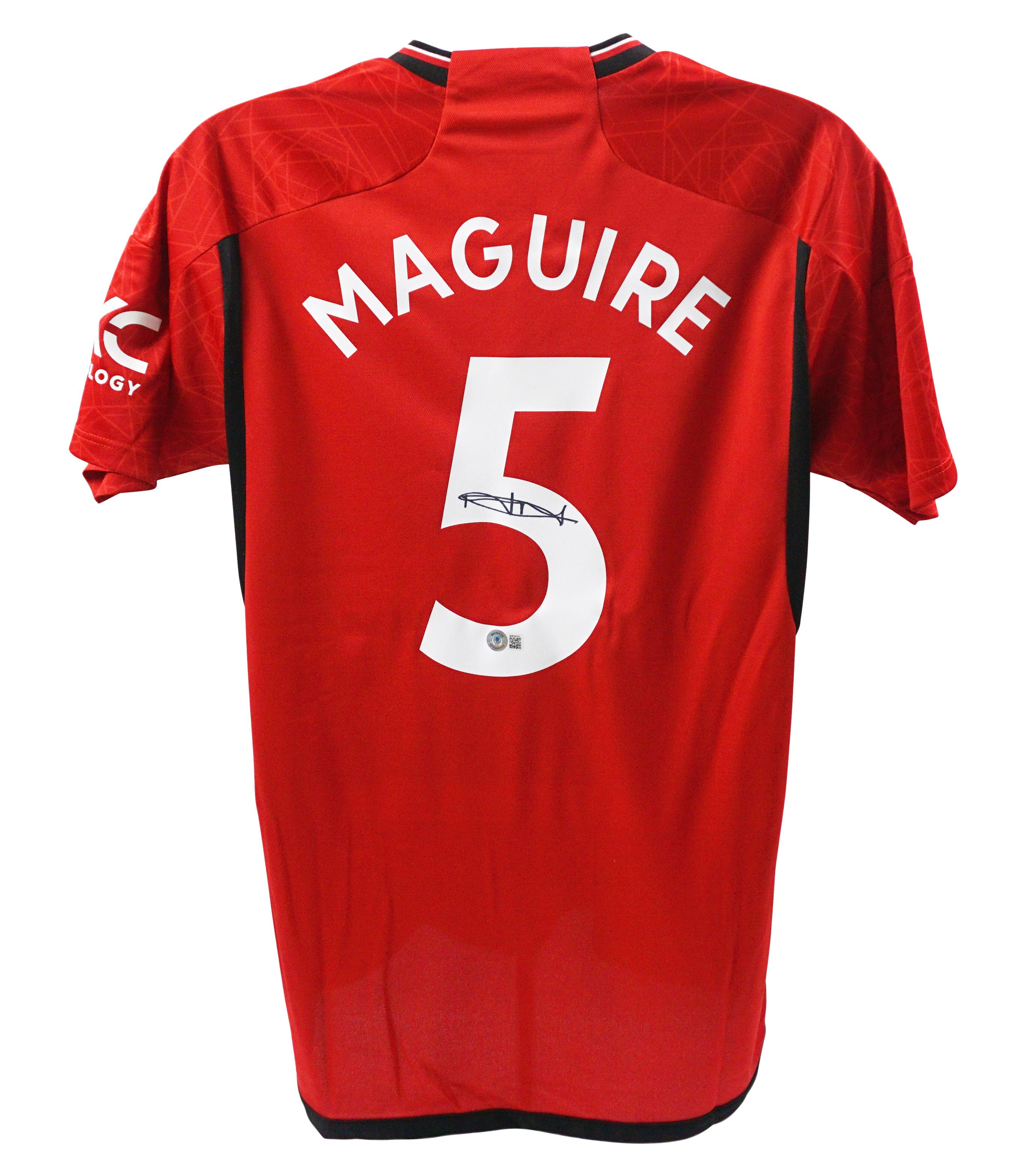 Harry Maguire Signed Manchester United Jersey (Beckett) at PristineAuction.com Harry Maguire Signed Manchester United Jersey (Beckett) at PristineAuction.com