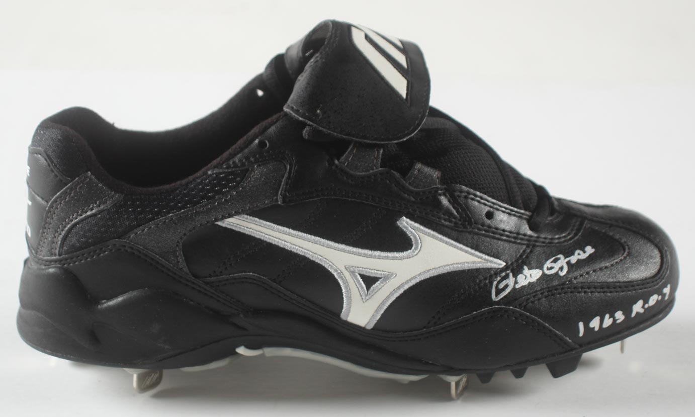 Pete Rose Signed Mizuno Baseball Cleat Inscribed "1963 ROY" with Wood & Glass Display Case (Rose) at PristineAuction.com Pete Rose Signed Mizuno Baseball Cleat Inscribed "1963 ROY" with Wood & Glass Display Case (Rose) at PristineAuction.com