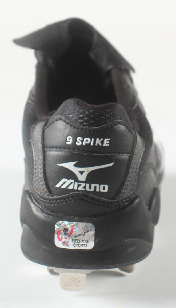 Pete Rose Signed Mizuno Baseball Cleat Inscribed "1963 ROY" with Wood & Glass Display Case (Rose) at PristineAuction.com Pete Rose Signed Mizuno Baseball Cleat Inscribed "1963 ROY" with Wood & Glass Display Case (Rose) at PristineAuction.com