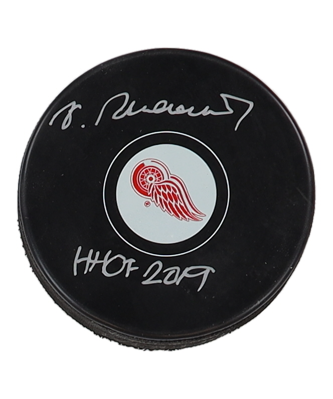 Vaclav Nedomansky Signed Red Wings Logo Hockey Puck Inscribed "HHOF 2019" (Schwartz) at PristineAuction.com Vaclav Nedomansky Signed Red Wings Logo Hockey Puck Inscribed "HHOF 2019" (Schwartz) at PristineAuction.com