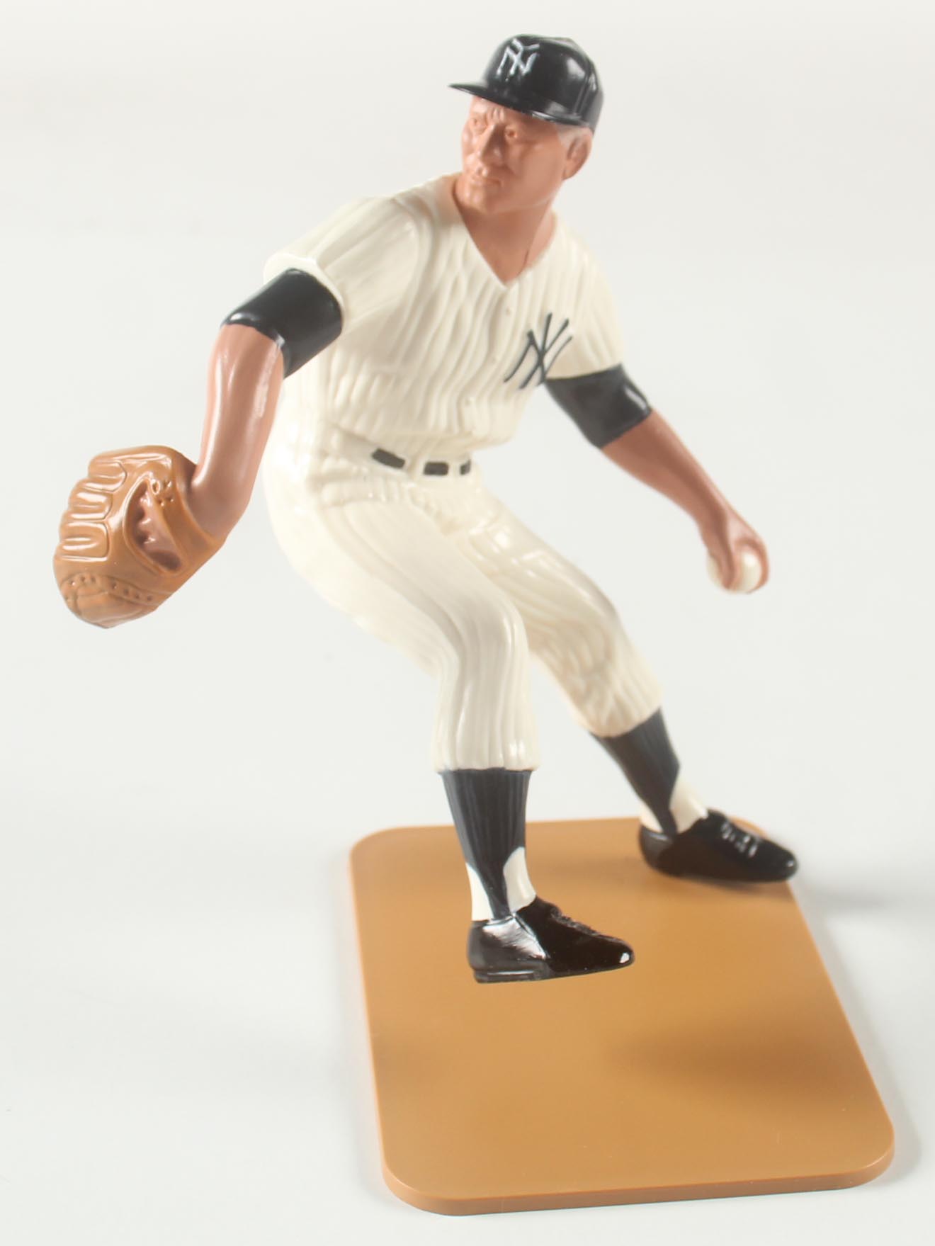Whitey Ford Yankees "Chairman Of The Board" LE Hartland Figurine at PristineAuction.com Whitey Ford Yankees "Chairman Of The Board" LE Hartland Figurine at PristineAuction.com