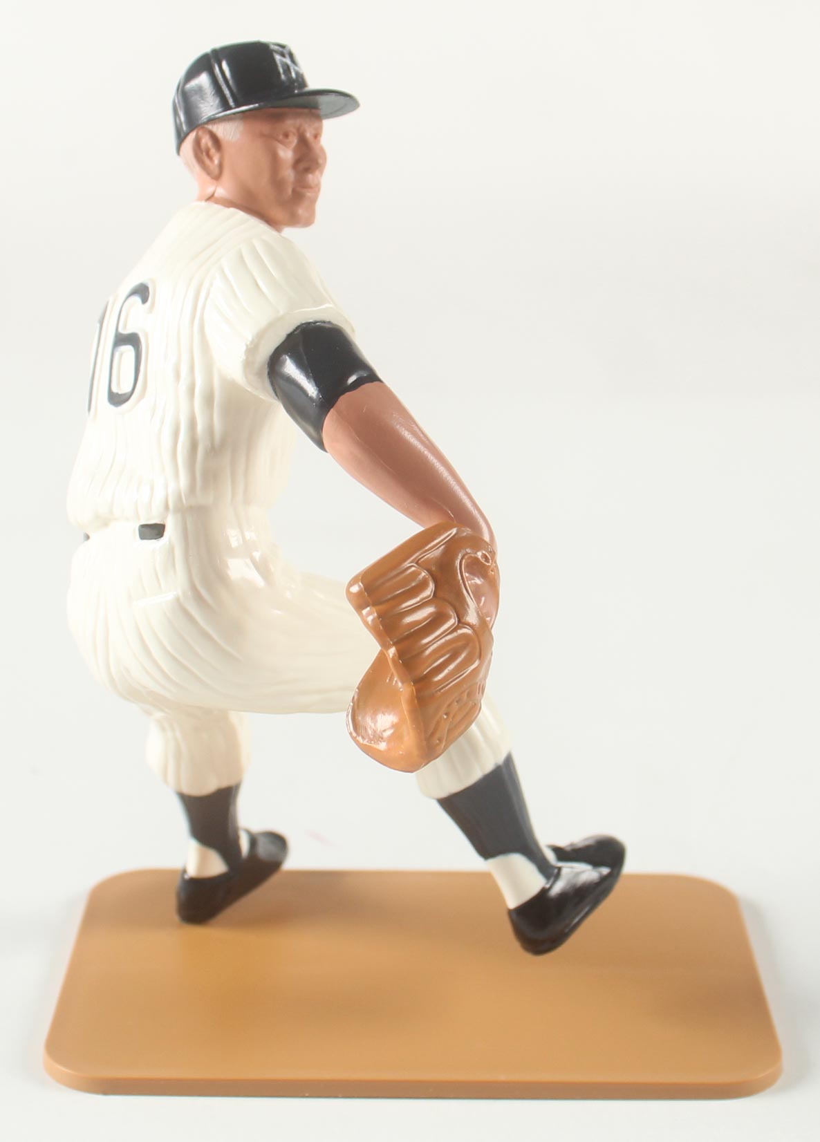 Whitey Ford Yankees "Chairman Of The Board" LE Hartland Figurine at PristineAuction.com Whitey Ford Yankees "Chairman Of The Board" LE Hartland Figurine at PristineAuction.com