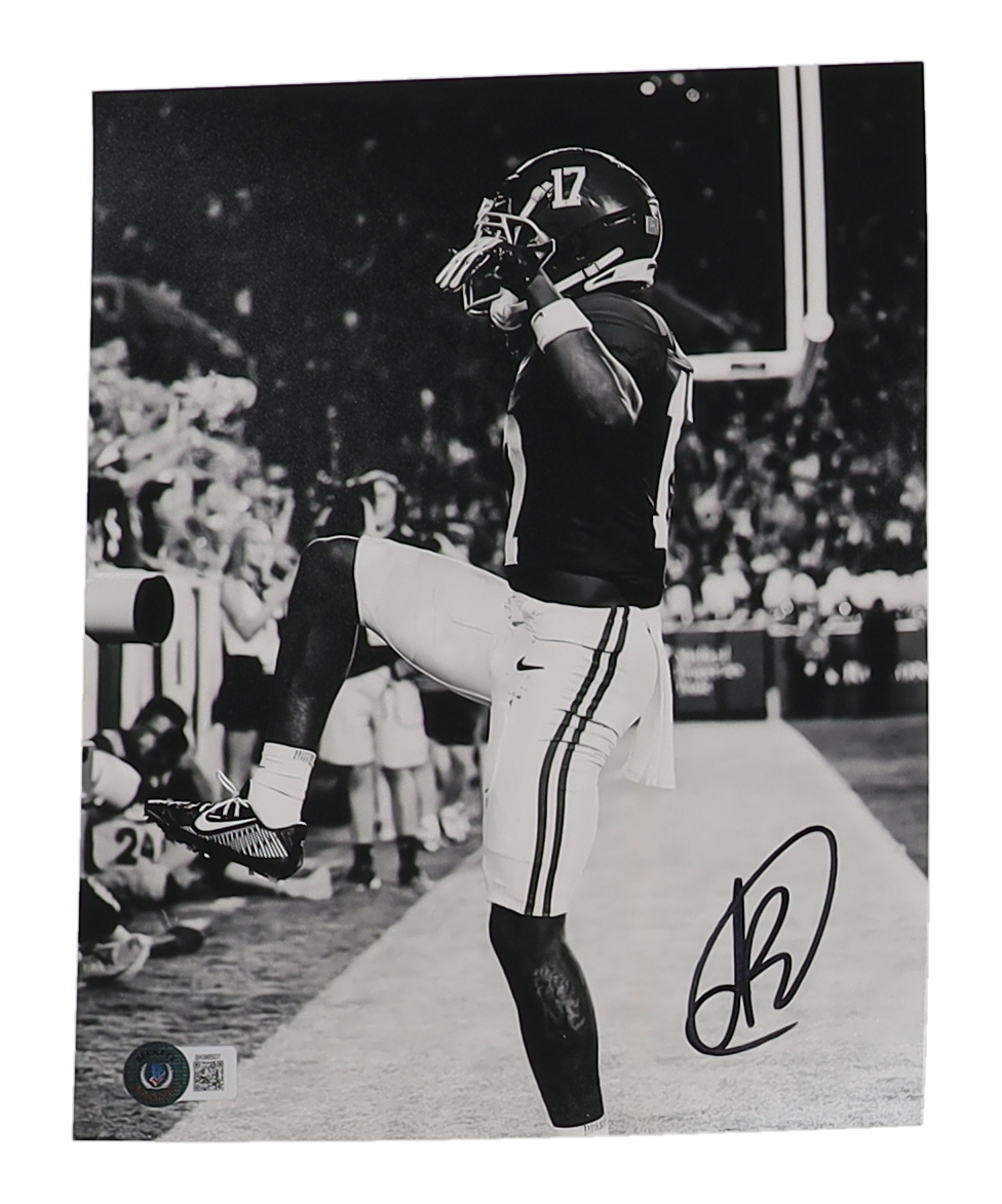 Isaiah Bond Signed Alabama Crimson Tide 8x10 Photo (Beckett) at PristineAuction.com Isaiah Bond Signed Alabama Crimson Tide 8x10 Photo (Beckett) at PristineAuction.com