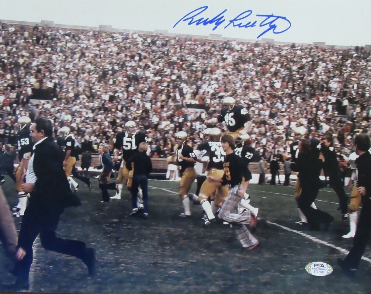 Rudy Ruettiger Signed Notre Dame Fighting Irish 11x14 Photo (PSA) at PristineAuction.com Rudy Ruettiger Signed Notre Dame Fighting Irish 11x14 Photo (PSA) at PristineAuction.com