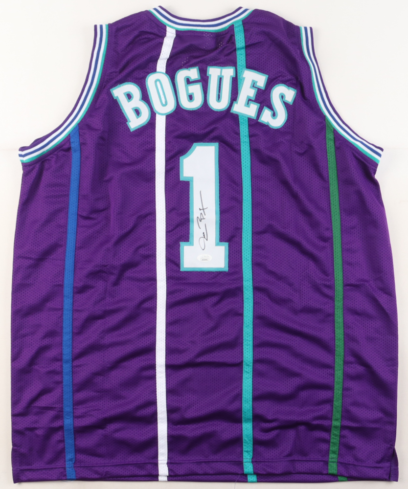 Muggsy Bogues Signed Jersey (JSA) at PristineAuction.com Muggsy Bogues Signed Jersey (JSA) at PristineAuction.com