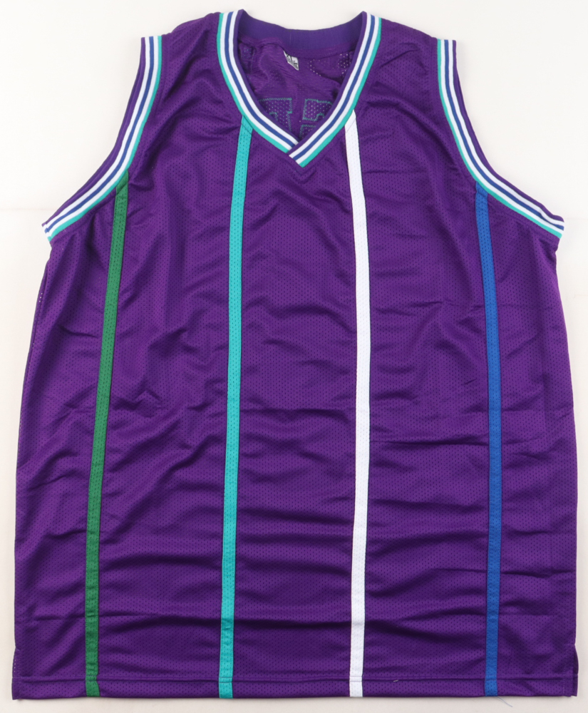 Muggsy Bogues Signed Jersey (JSA) at PristineAuction.com Muggsy Bogues Signed Jersey (JSA) at PristineAuction.com