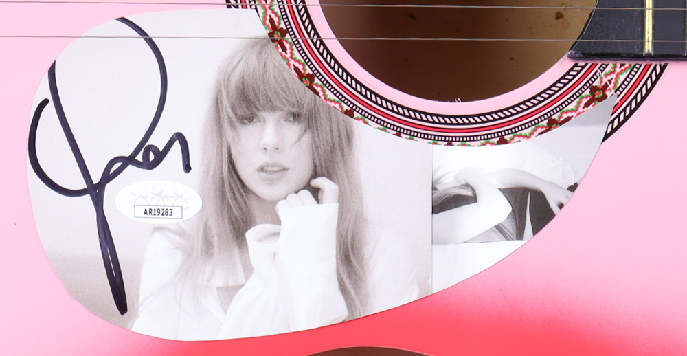 Taylor Swift Signed 38" Acoustic Guitar (JSA) at PristineAuction.com Taylor Swift Signed 38" Acoustic Guitar (JSA) at PristineAuction.com