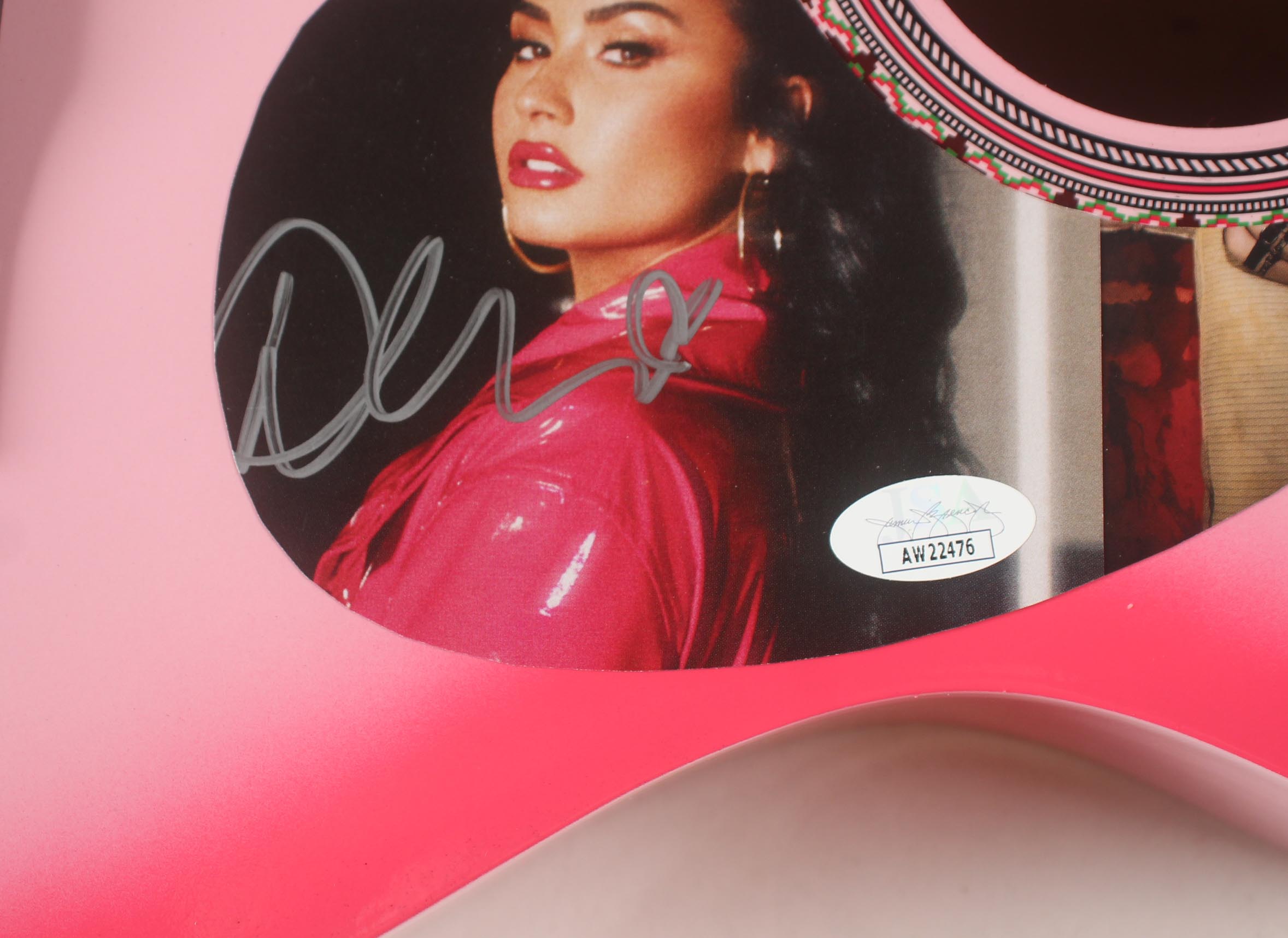 Demi Lovato Signed 38" Acoustic Guitar (JSA) at PristineAuction.com Demi Lovato Signed 38" Acoustic Guitar (JSA) at PristineAuction.com