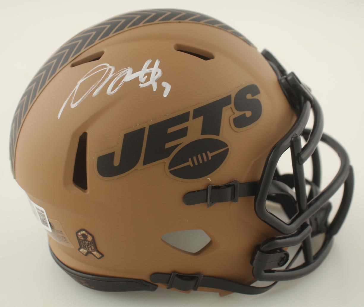 Davante Adams Signed Jets Salute To Service Alternate Speed Mini Helmet (Beckett) at PristineAuction.com Davante Adams Signed Jets Salute To Service Alternate Speed Mini Helmet (Beckett) at PristineAuction.com