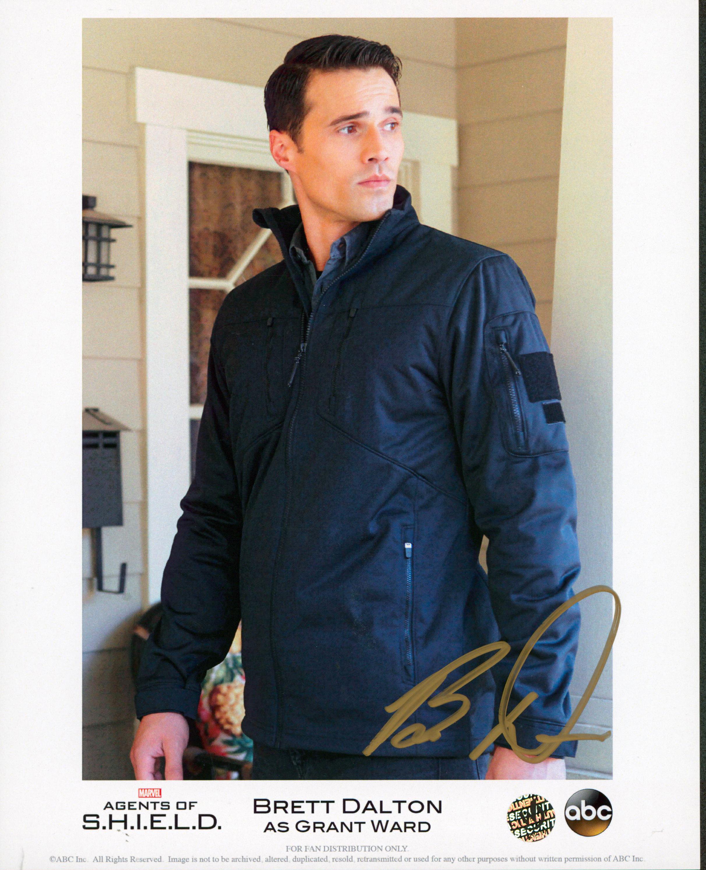 Brett Dalton Signed "Marvel Agents of SHIELD" 8x10 Photo (Wizard World) at PristineAuction.com Brett Dalton Signed "Marvel Agents of SHIELD" 8x10 Photo (Wizard World) at PristineAuction.com