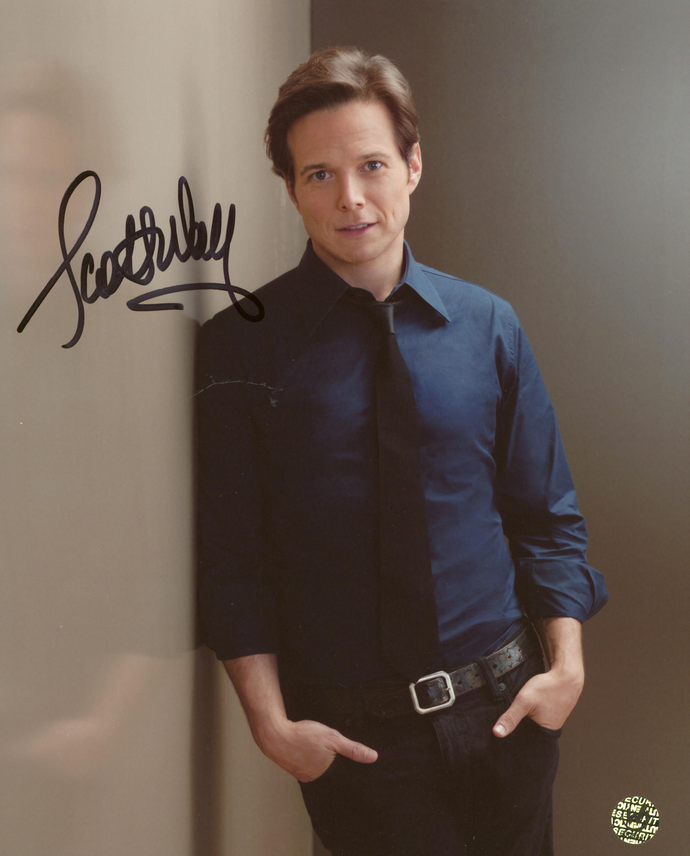 Scott Wolf Signed "Party of Five" 8x10 Photo (Wizard World) at PristineAuction.com Scott Wolf Signed "Party of Five" 8x10 Photo (Wizard World) at PristineAuction.com