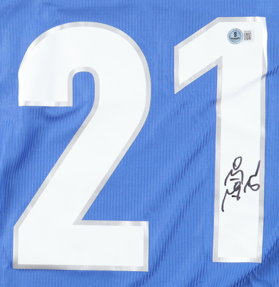 Christian Vieri Signed Jersey (Beckett) at PristineAuction.com Christian Vieri Signed Jersey (Beckett) at PristineAuction.com