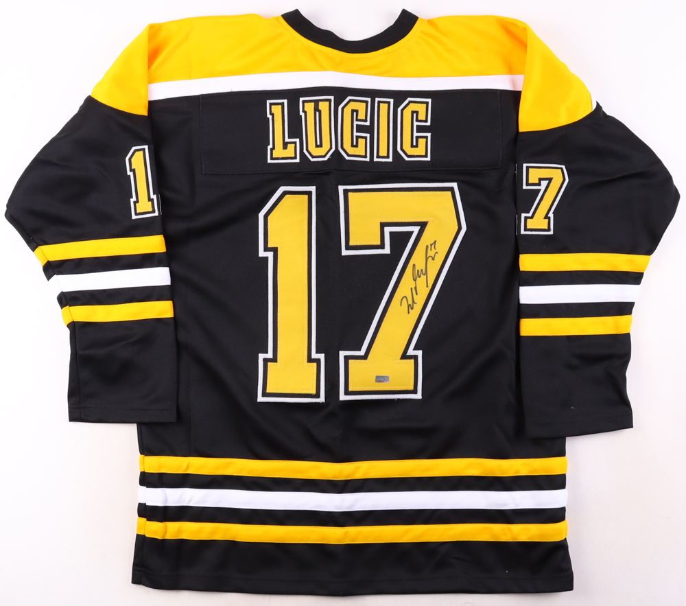 Milan Lucic Signed Jersey (New England Picture) at PristineAuction.com Milan Lucic Signed Jersey (New England Picture) at PristineAuction.com