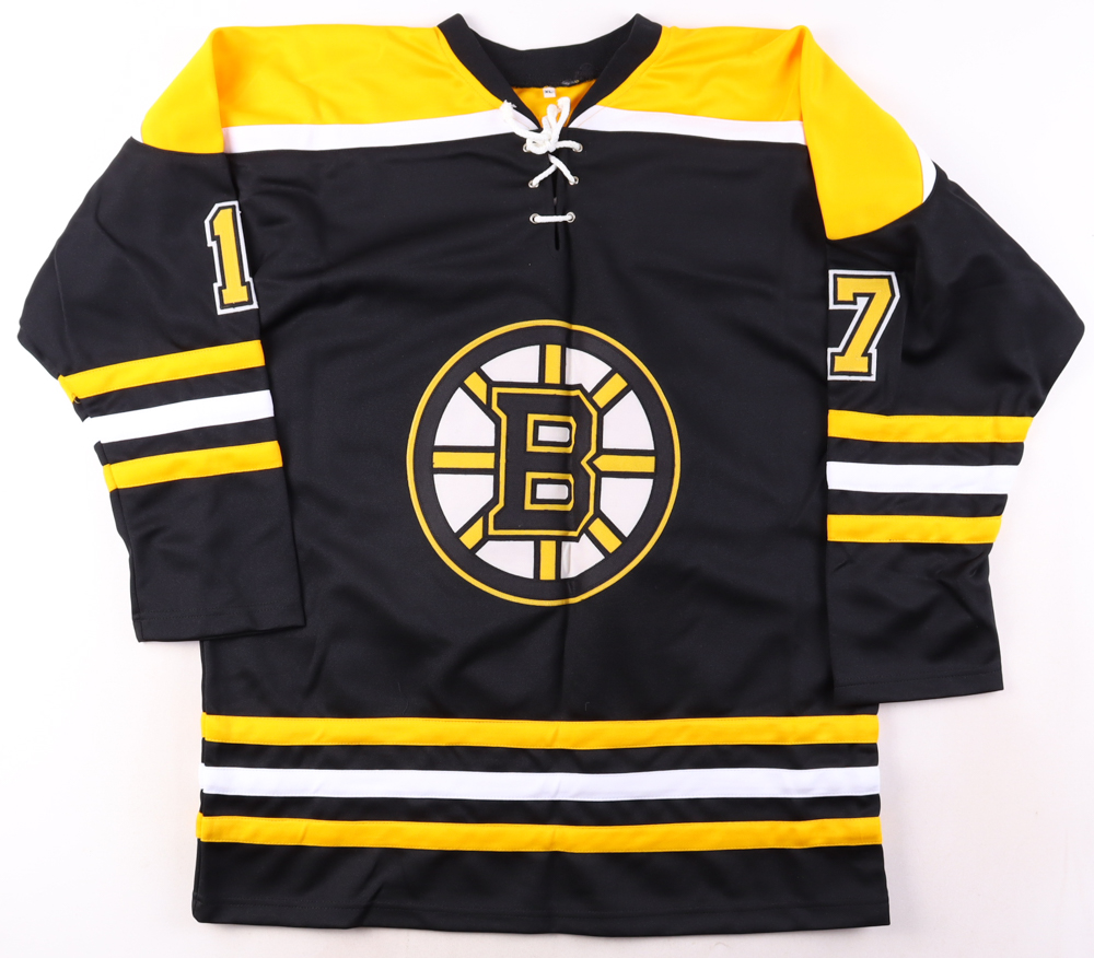 Milan Lucic Signed Jersey (New England Picture) at PristineAuction.com Milan Lucic Signed Jersey (New England Picture) at PristineAuction.com