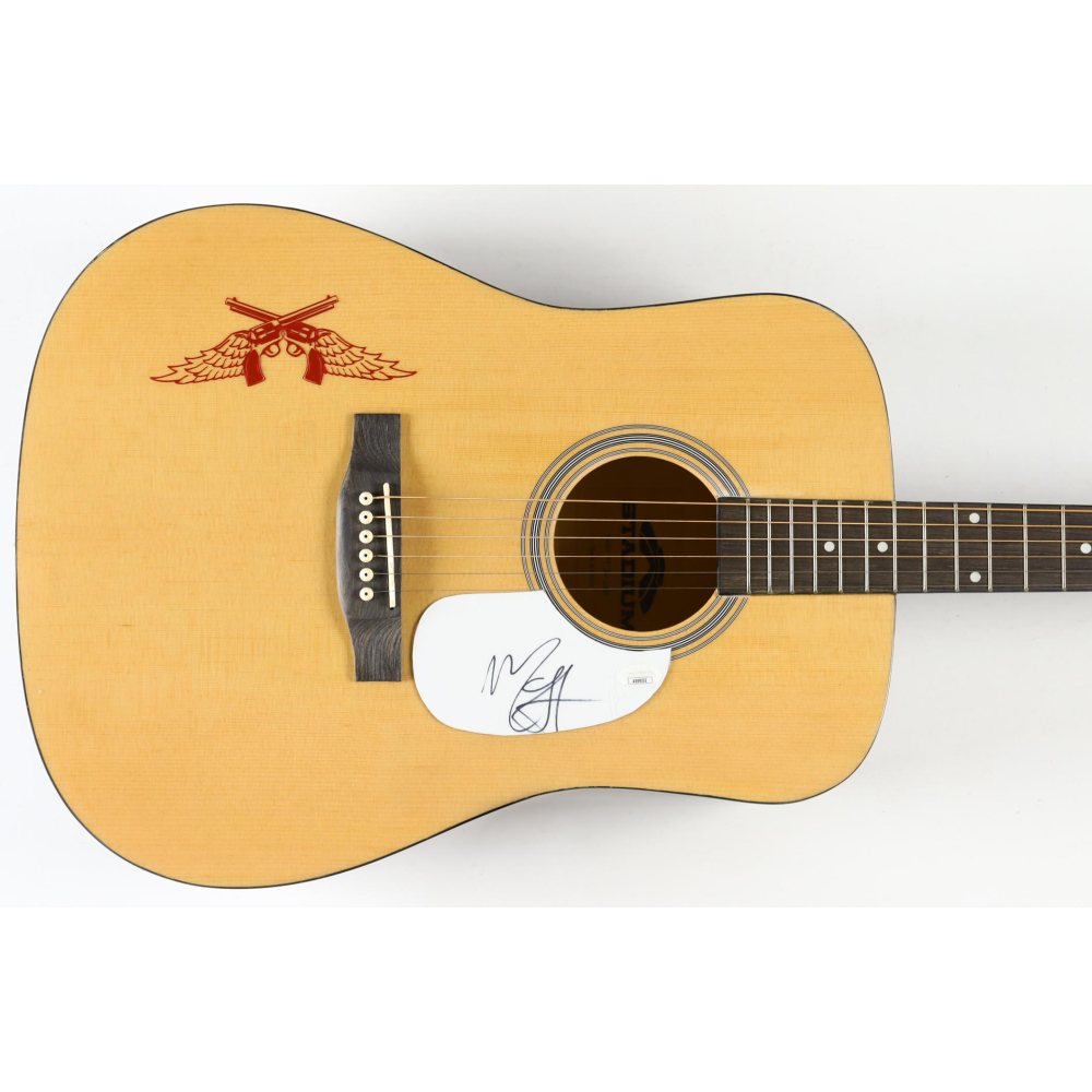 Who Signed Miranda Lamberts Guitar