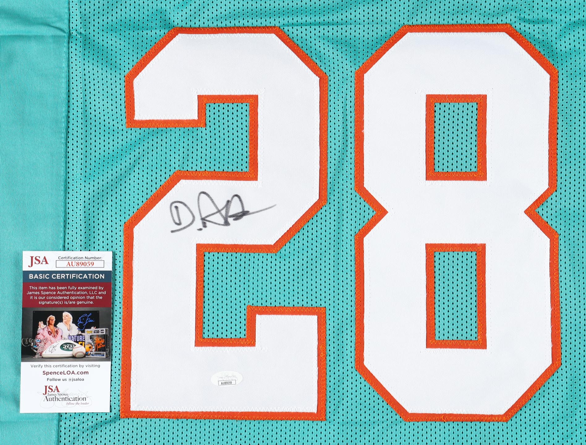 De'Von Achane Signed Jersey (JSA) at PristineAuction.com De'Von Achane Signed Jersey (JSA) at PristineAuction.com