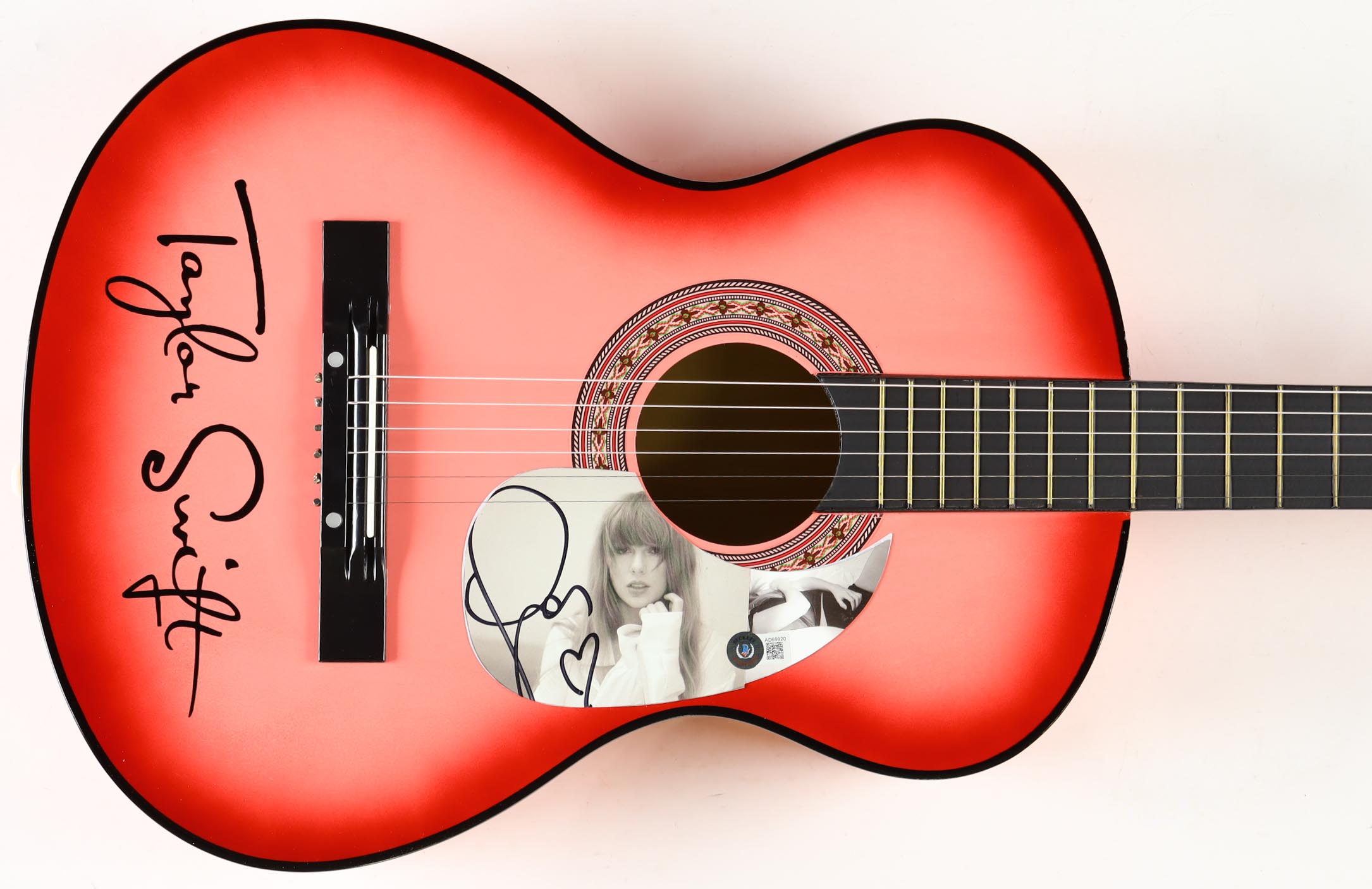 Taylor Swift Signed 38" Acoustic Guitar (Beckett) at PristineAuction.com Taylor Swift Signed 38" Acoustic Guitar (Beckett) at PristineAuction.com