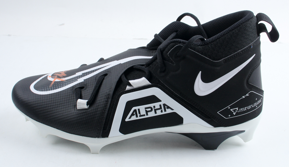 D.J. Moore Signed Nike Football Cleat (Beckett) at PristineAuction.com D.J. Moore Signed Nike Football Cleat (Beckett) at PristineAuction.com