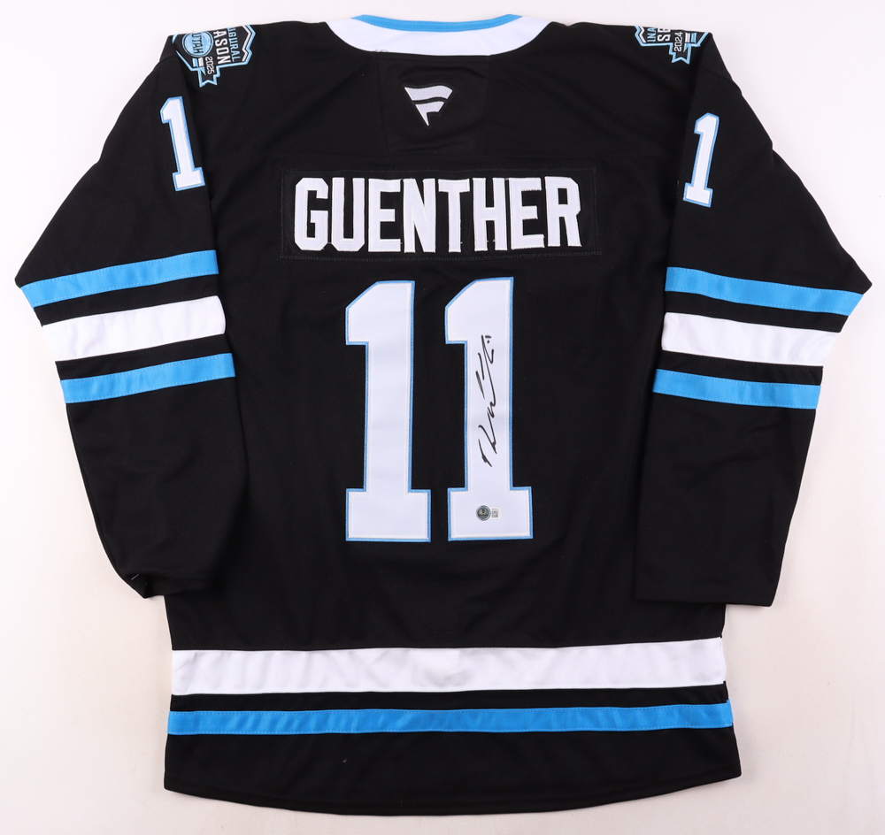 Dylan Guenther Signed Jersey (Beckett) at PristineAuction.com Dylan Guenther Signed Jersey (Beckett) at PristineAuction.com