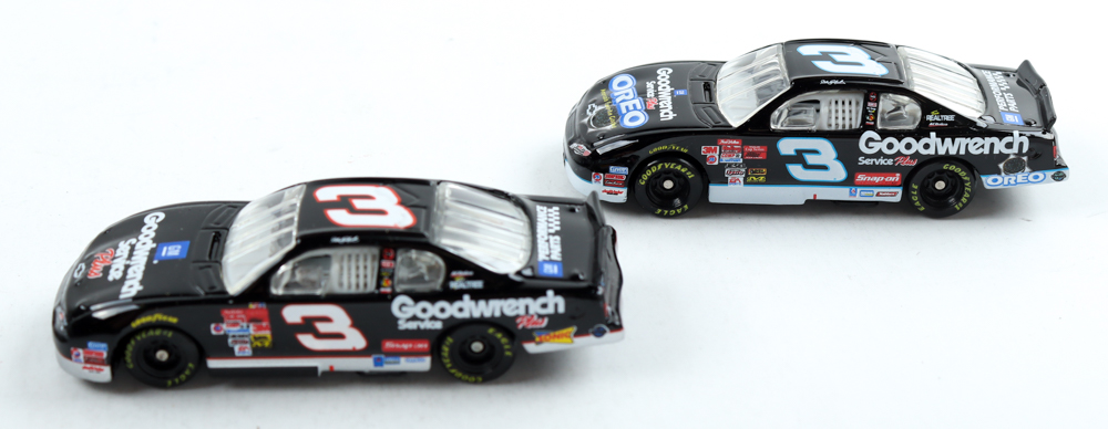 Dale Earnhardt 2001 LE NASCAR #3 Goodwrench / Oreo Monte Carlo - 1:64 Die-cast Two Car Set at PristineAuction.com Dale Earnhardt 2001 LE NASCAR #3 Goodwrench / Oreo Monte Carlo - 1:64 Die-cast Two Car Set at PristineAuction.com
