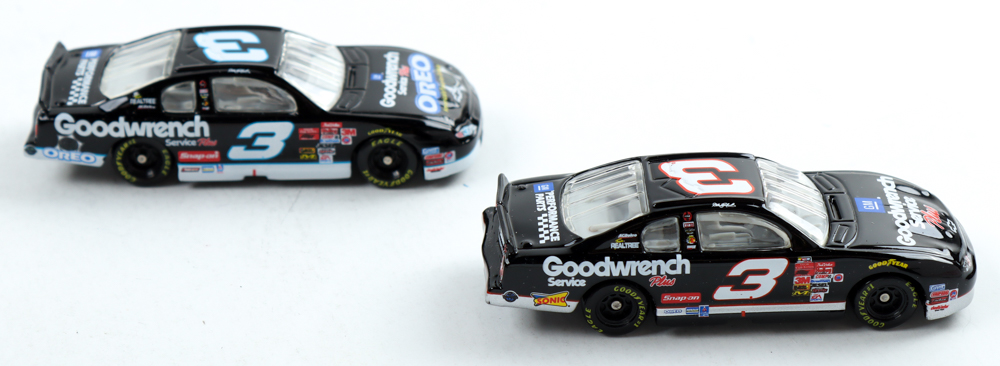 Dale Earnhardt 2001 LE NASCAR #3 Goodwrench / Oreo Monte Carlo - 1:64 Die-cast Two Car Set at PristineAuction.com Dale Earnhardt 2001 LE NASCAR #3 Goodwrench / Oreo Monte Carlo - 1:64 Die-cast Two Car Set at PristineAuction.com