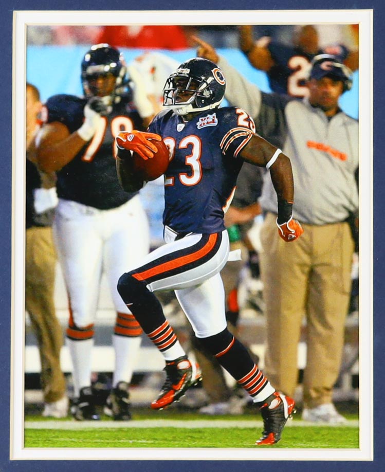 Devin Hester Signed Custom Framed Jersey Display (JSA) at PristineAuction.com Devin Hester Signed Custom Framed Jersey Display (JSA) at PristineAuction.com