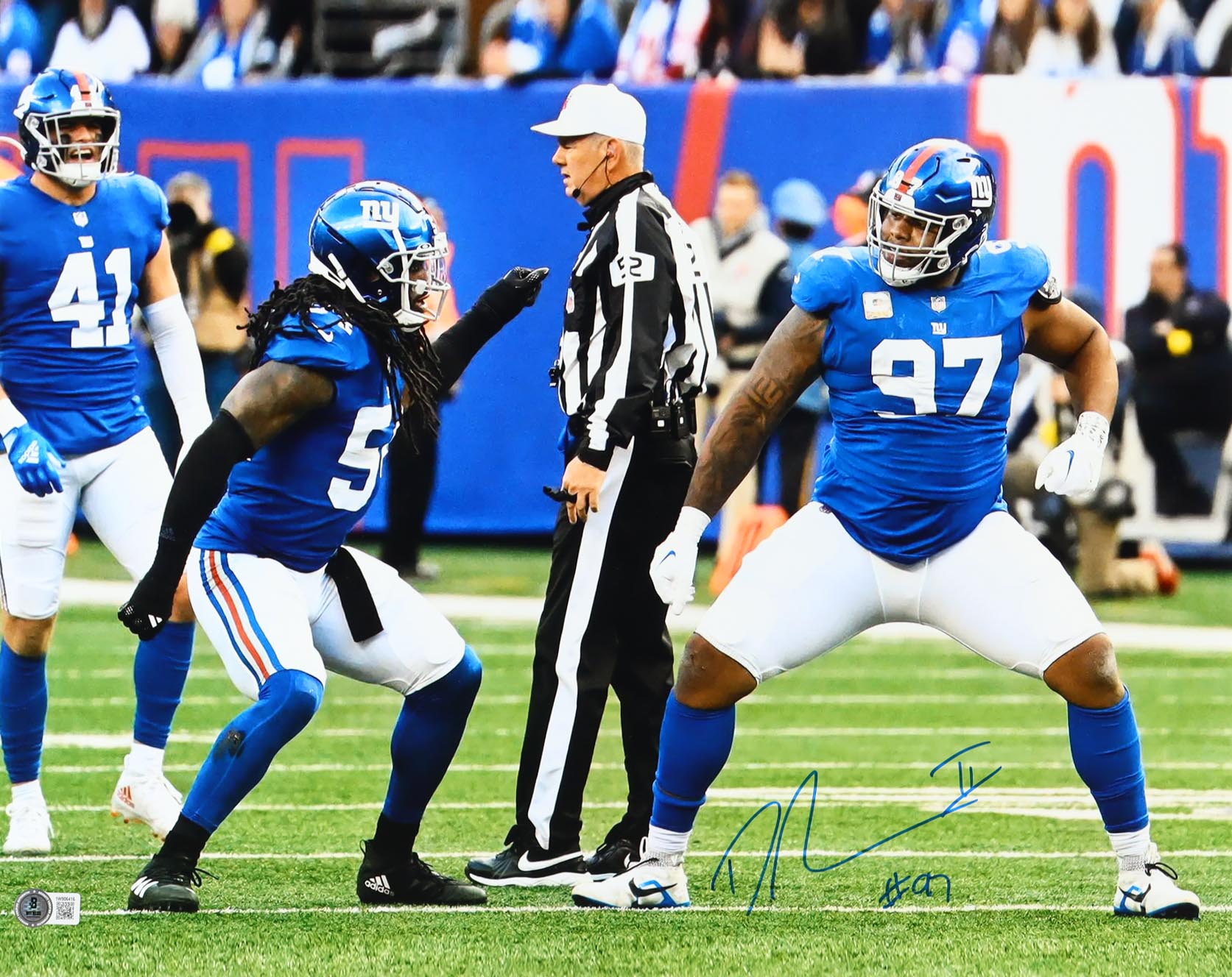 Dexter Lawrence Signed Giants 16x20 Photo (Beckett) at PristineAuction.com Dexter Lawrence Signed Giants 16x20 Photo (Beckett) at PristineAuction.com