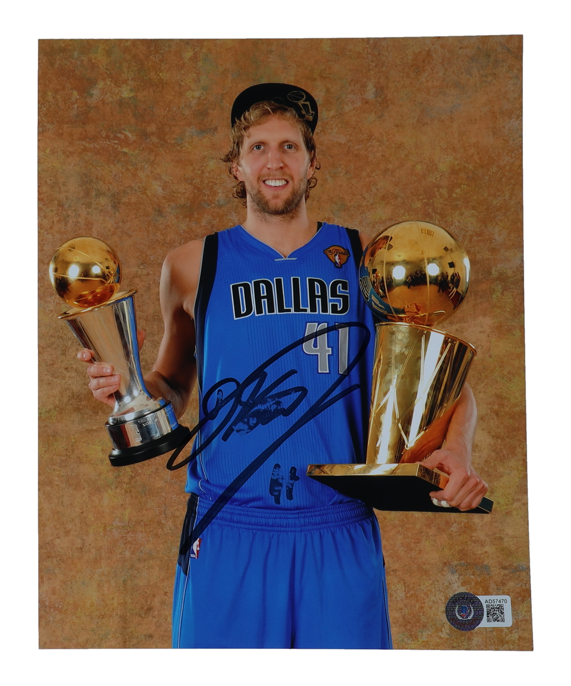 Dirk Nowitzki Signed Mavericks 8x10 Photo (Beckett) at PristineAuction.com Dirk Nowitzki Signed Mavericks 8x10 Photo (Beckett) at PristineAuction.com