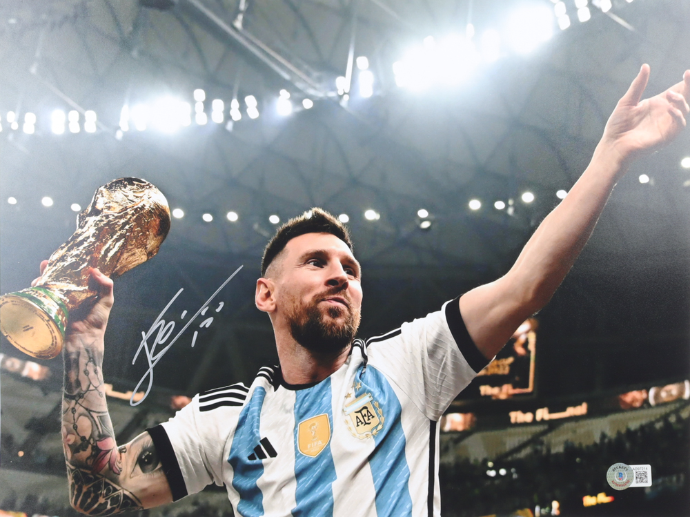 Lionel Messi Signed Argentina FC 12x16 Photo (Beckett) | Pristine Auction