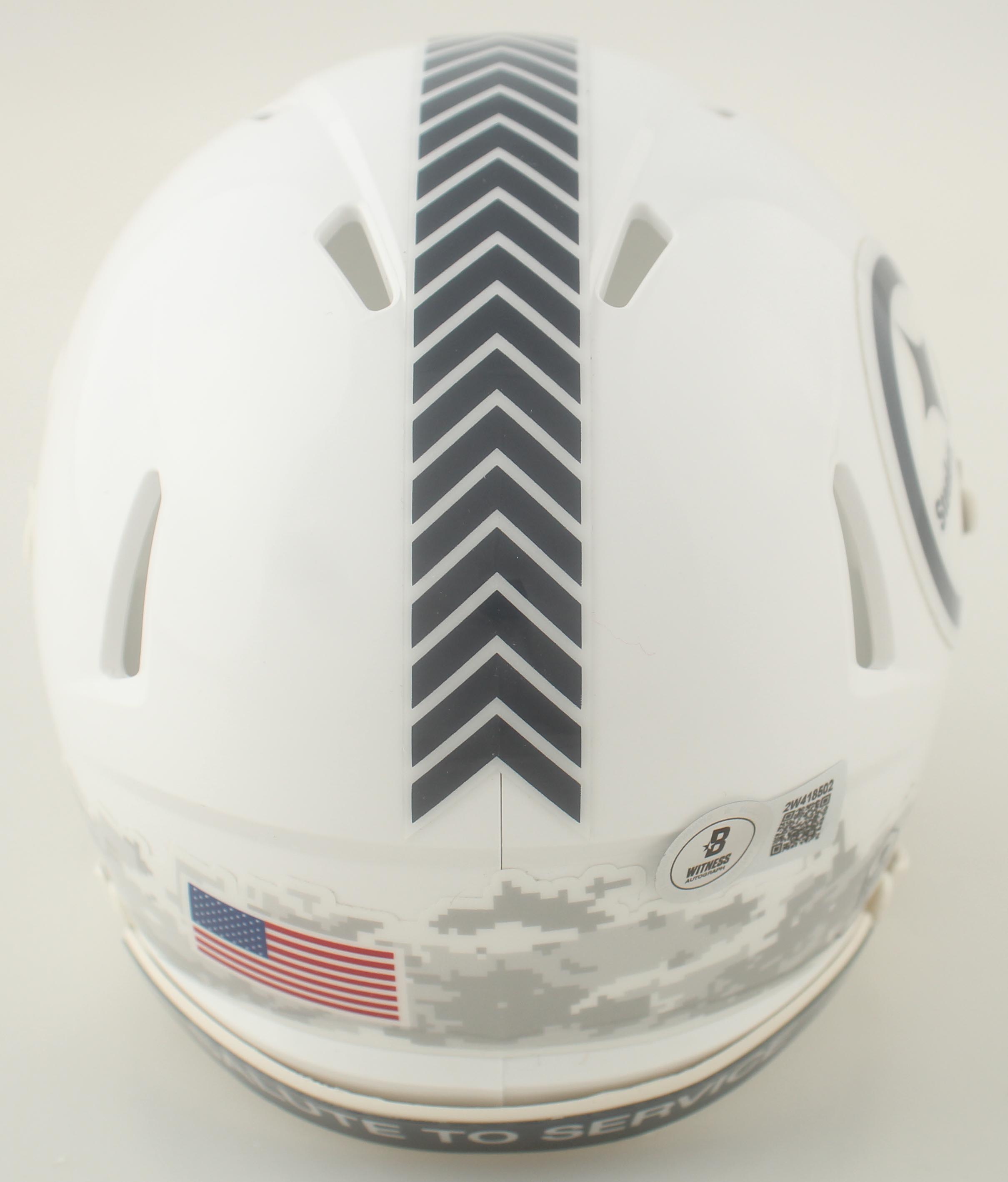 Le'Veon Bell Signed Steelers Salute To Service Alternate Speed Mini Helmet (Beckett) at PristineAuction.com Le'Veon Bell Signed Steelers Salute To Service Alternate Speed Mini Helmet (Beckett) at PristineAuction.com