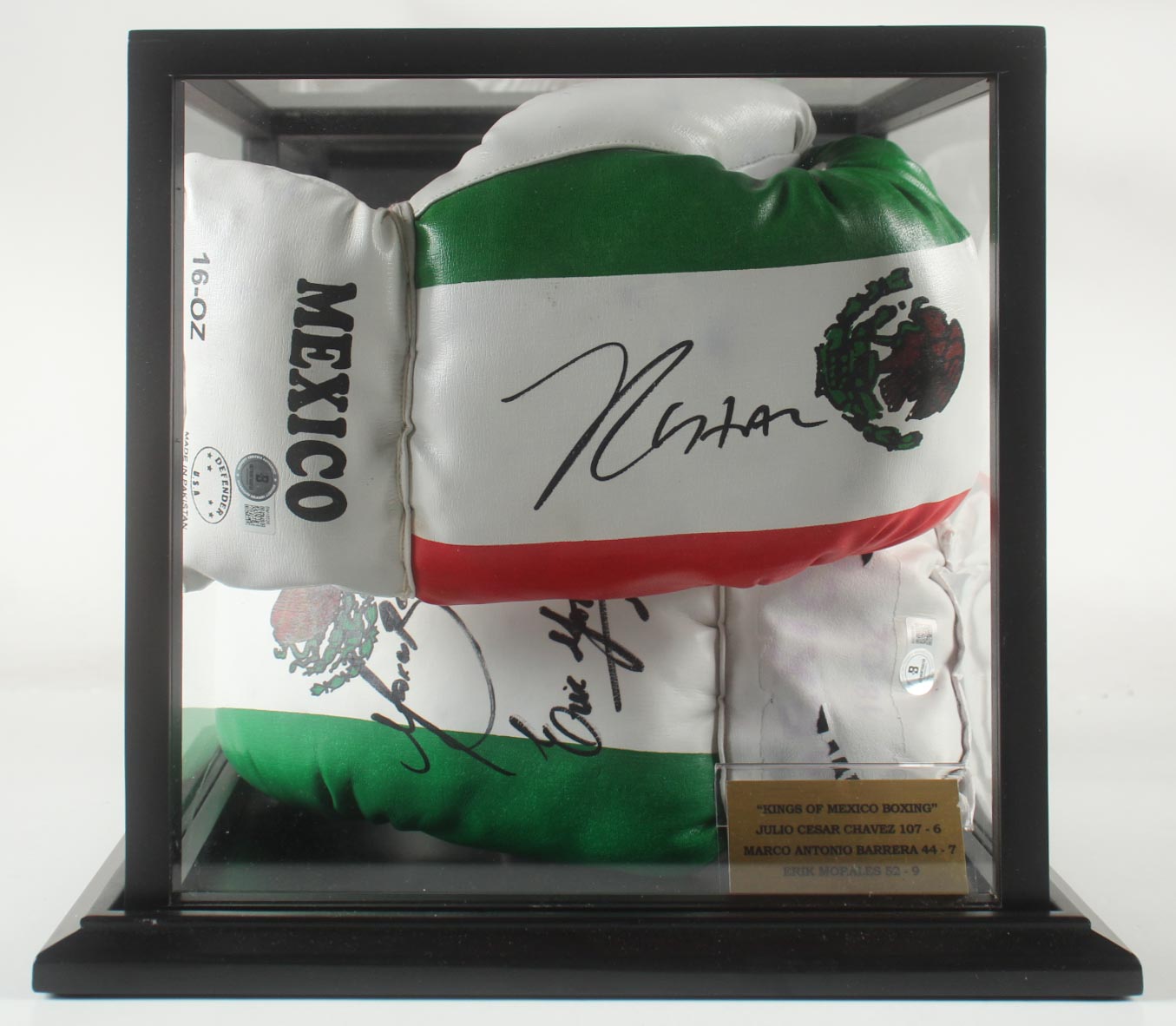 Julio Cesar Chavez, Marco Barrera & Erik Morales Signed Mexico Boxing Glove Set of (2) with Display Case (Beckett) at PristineAuction.com Julio Cesar Chavez, Marco Barrera & Erik Morales Signed Mexico Boxing Glove Set of (2) with Display Case (Beckett) at PristineAuction.com