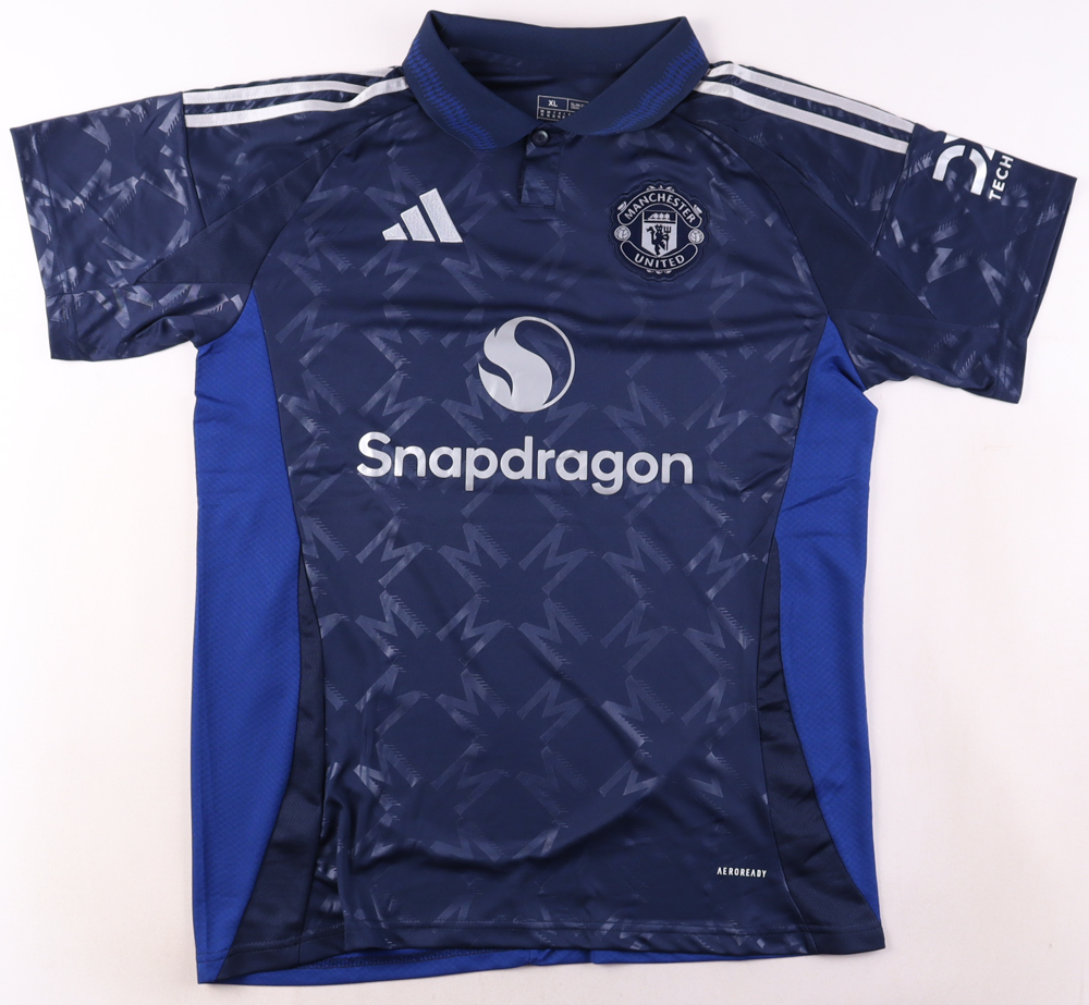 Alejandro Garnacho Signed Manchester United Jersey (Beckett) at PristineAuction.com Alejandro Garnacho Signed Manchester United Jersey (Beckett) at PristineAuction.com